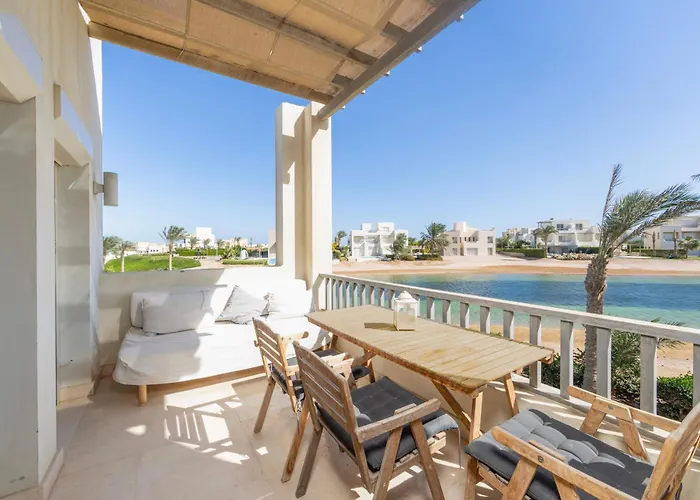Beautiful Apartment With Roof Terrace In Joubal